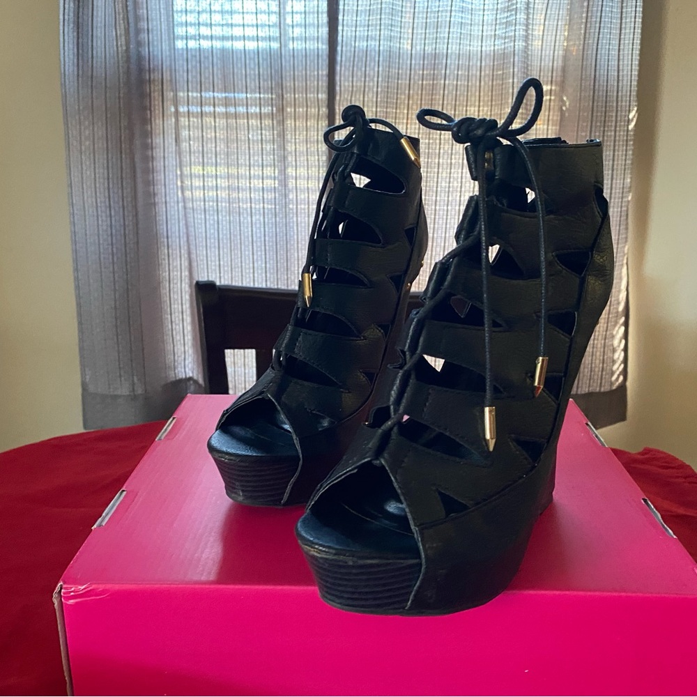 Black lace tie up wedge heel 8.5